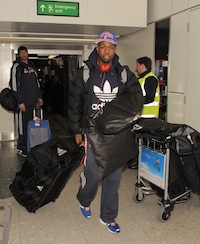 Rodney Stuckey arrives (NBAE)