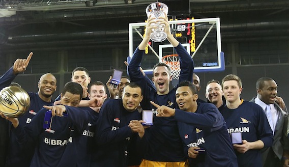 Sheffield win tro